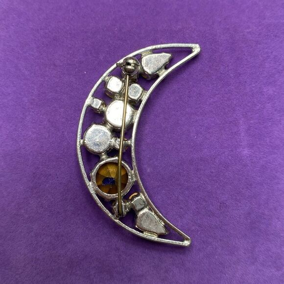 💛 Silver Tone Blue Crystal Crescent Moon Brooch - Picture 3 of 5